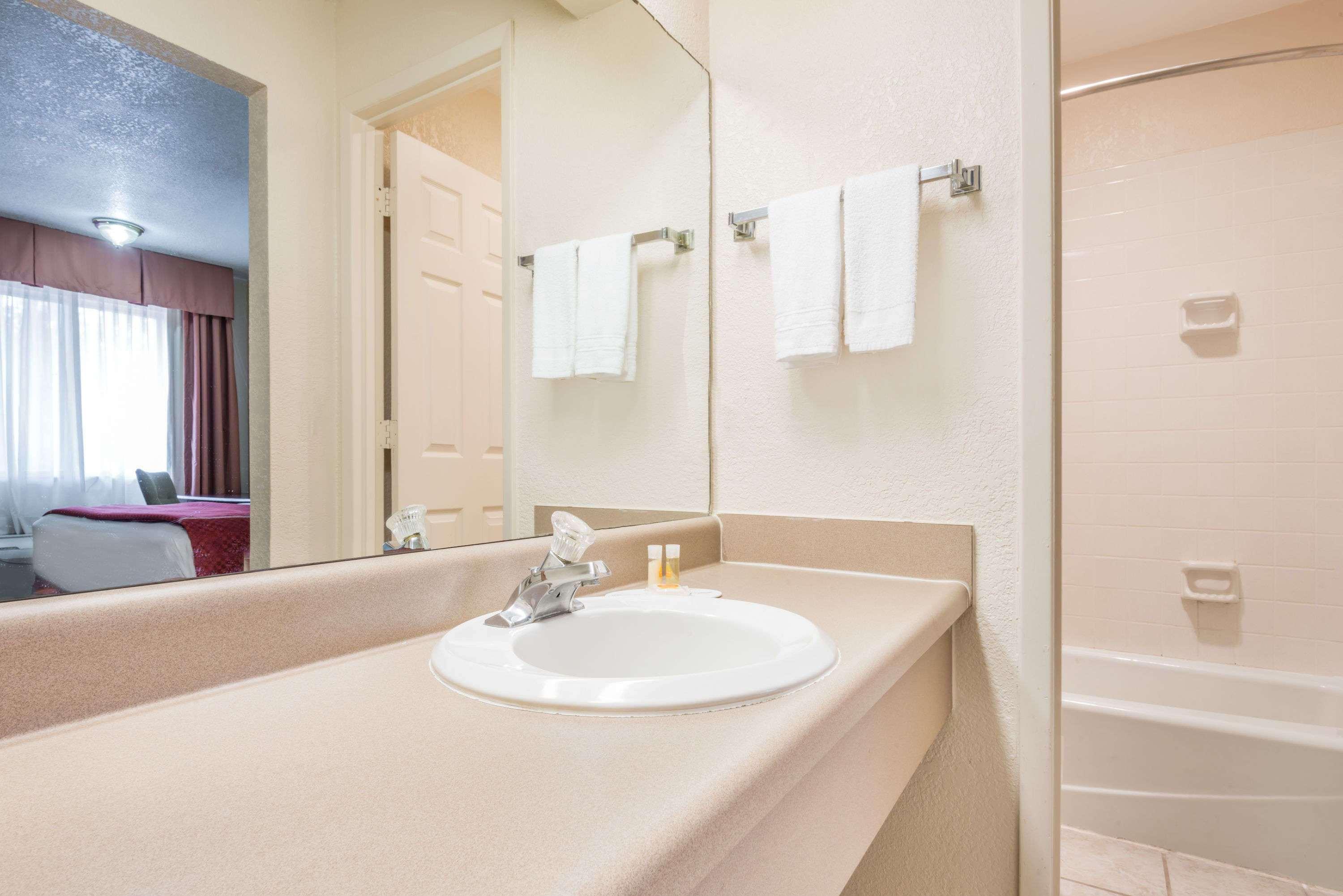 Days Inn By Wyndham Ottawa Extérieur photo